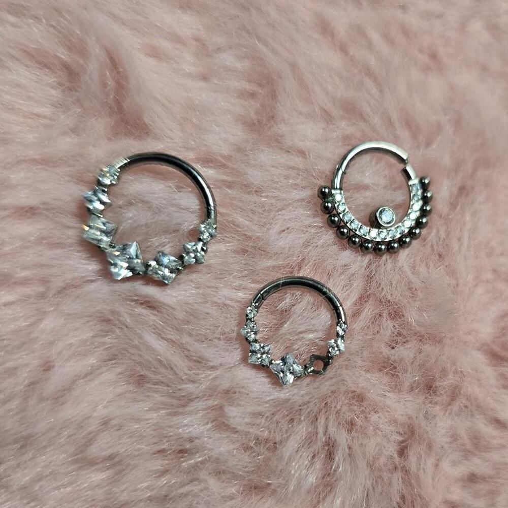 Lot of three titanium septum piercing clicker rings unique with rhinestones